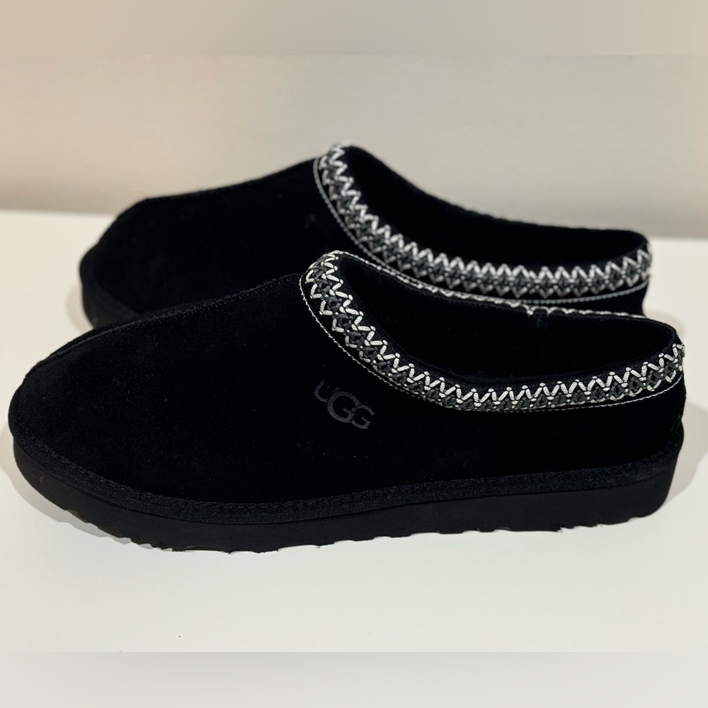 NEW UGG Australia Men’s Size 12 US/45 EU Black Tasman Slippers Shoes